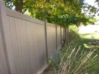 vinyl fence-wood fence install or replace service (647)936 2737