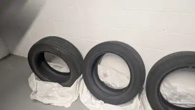 Selling a high-quality set of 4 Yokohama Geolandar CV G058 tires. These are premium All-Season tires...