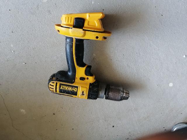 DeWalt hammer/drill 18 volt in Power Tools in Hamilton - Image 2