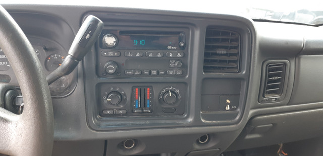 2003 GMC 1500 4x4 in Cars & Trucks in Saint John - Image 4