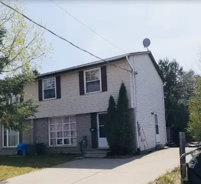 Spacious and well-maintained home available in Elliot Lake, ideal for families or those needing extr...