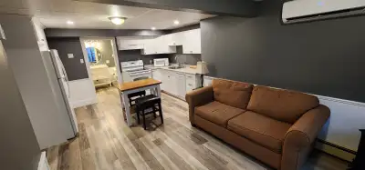One Bedroom Apartment....On The Mira Nice Apartment, 500 sq ft approx, 1 Bedroom. Full Bath, Washer,...