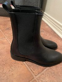 New Simons Leather Boots