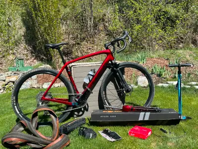 2023 trek checkpoint sl6 full carbon frame size 56 cm for sale. I upgraded the fork to a fox shock T...