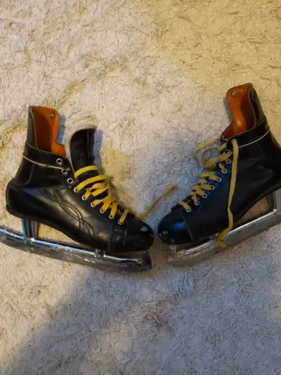 Dacoust Junior Pro Skates Size 7, View more