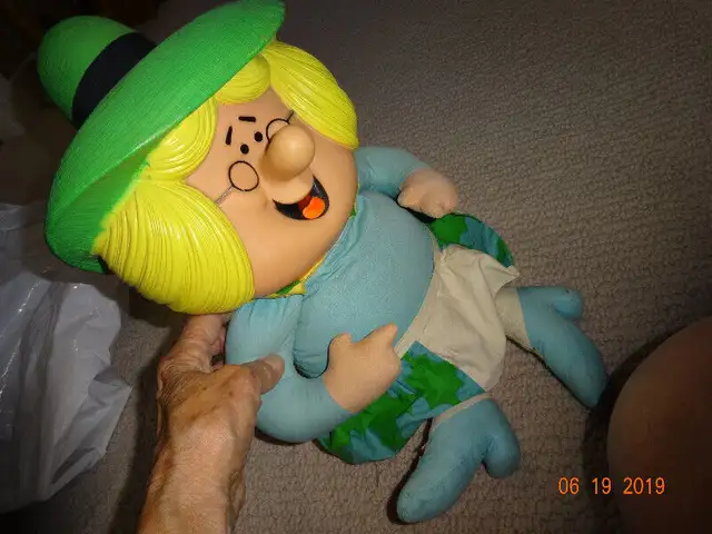 BIG Mother Goose doll /toy, 21 inches long . Molded big hat,soft in Arts & Collectibles in Kelowna - Image 2