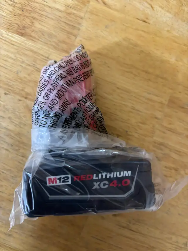 new M18 and M12 Batteries and Chargers in Power Tools in Barrie - Image 9