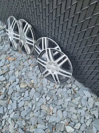 15"wheel hub caps. Good for winter for steel rims