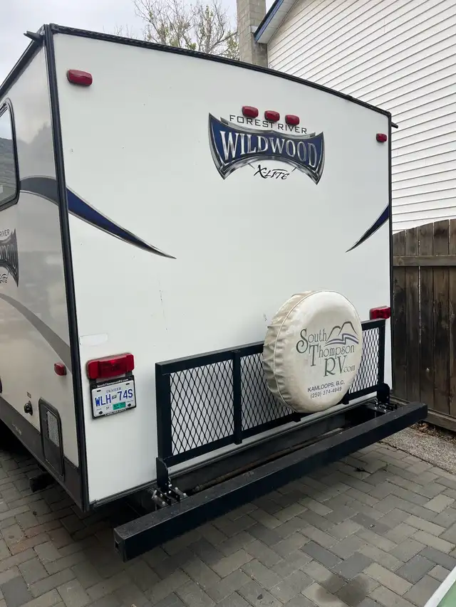 2016 Forest River Wildwood 26’ Travel Trailer  in RVs & Motorhomes in Kamloops - Image 4