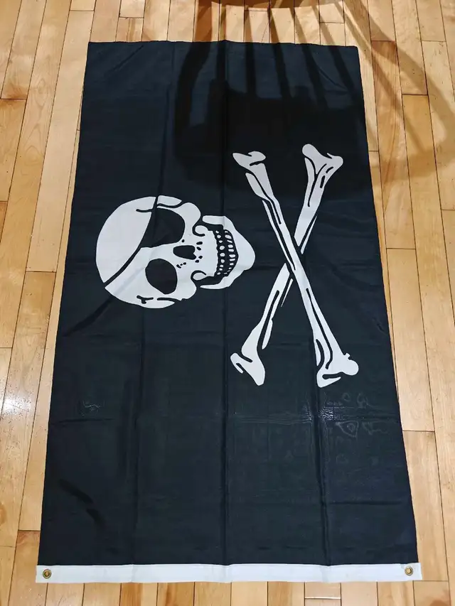 Brandnew 5x3 feet pirates flag banner in Arts & Collectibles in City of Toronto - Image 2