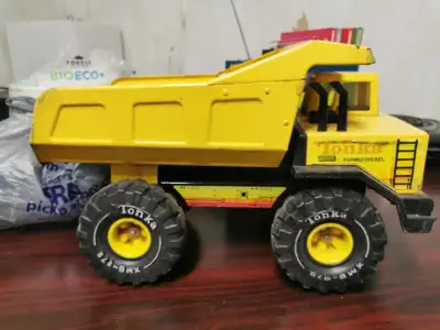 Vintage Tonka Metal Toy Dump Truck. In good condition. 75 obo