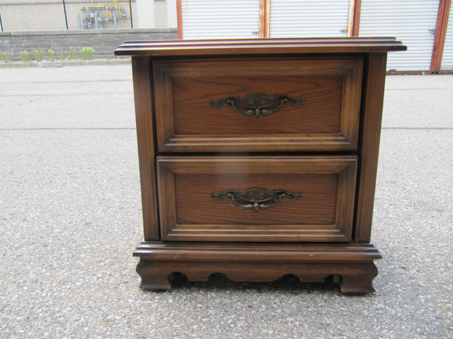 Vintage Solid Wood 24x16x24 inch tall Bedroom Night Stand Ci1969 in Dressers & Wardrobes in Mississauga / Peel Region