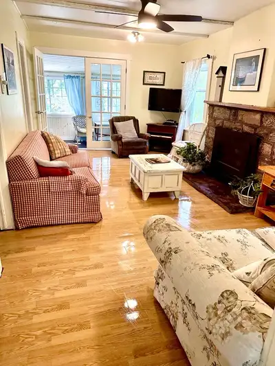 FURNISHED 2-bedroom (plus conditioned Muskoka room) in Bracebridge. Located on a quiet, nature-based...