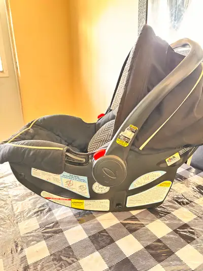 Graco infant Car Seat, View more