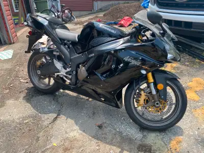 8000 original kms on the bike Original Plastics Tanks and breaks redone