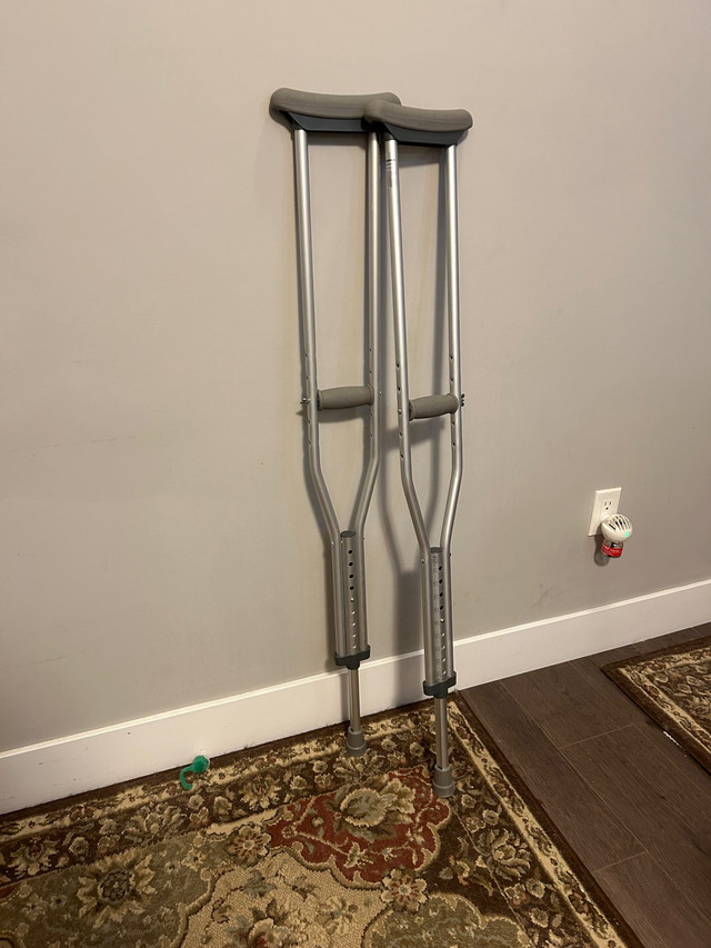 Crutches  in Health & Special Needs in Burnaby/New Westminster - Image 2
