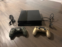 PS4 console,, 2 controllers 