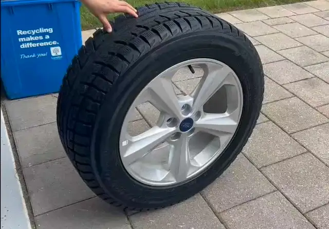 Selling complete set  of  4 aluminum alloy rims with snow tires in Tires & Rims in London - Image 5