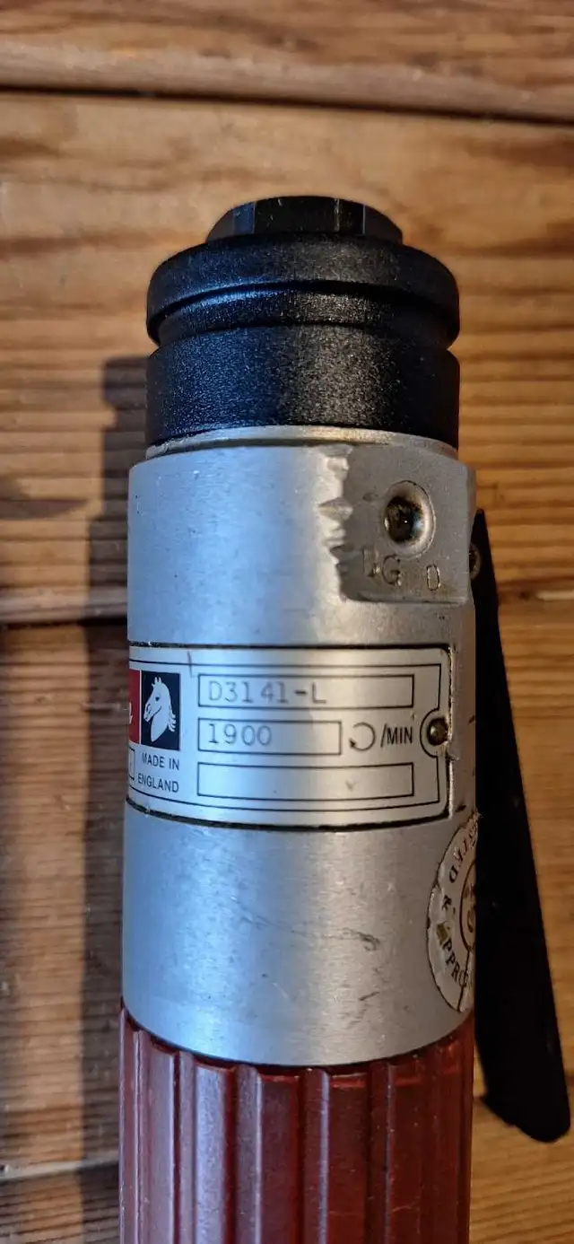 Desoutter heavy-duty 90° die grinder or angle drill in Power Tools in Kawartha Lakes - Image 4