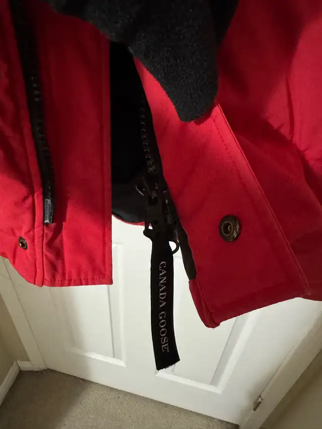 canada goose macmillan jacket  in Men's in City of Toronto - Image 9