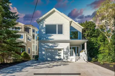 Welcome to 608 Stanhope Street – your stylish retreat in the heart of Halifax! Step inside and feel...