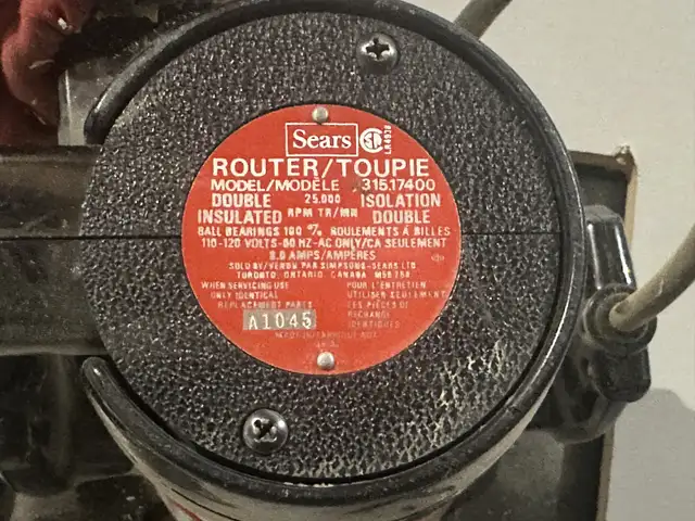 Delta 10” Cabinet Table Saw /router in Power Tools in Strathcona County - Image 10