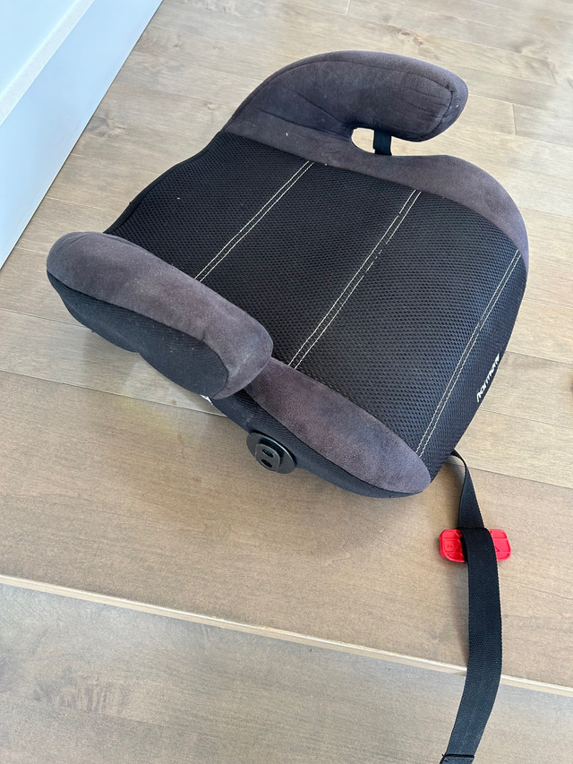 Booster car seat for kids upto 144cm or 50kg. in Strollers, Carriers & Car Seats in City of Halifax - Image 2