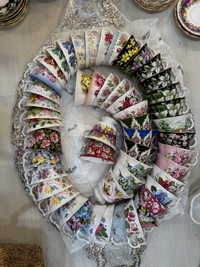 Huge collection of Royal Albert floral tea cups & saucers 