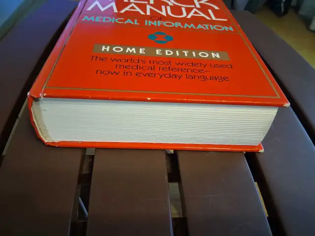 Merck Manual Home Edition in Non-fiction in Cornwall - Image 3