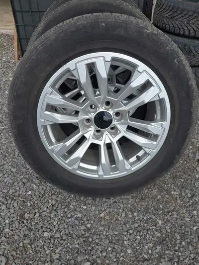 275/55R20 Pirelli scorpion tires on rims. 6x5.5inches aka 6 x139.7mm bolt pattern fits chevrolet and...