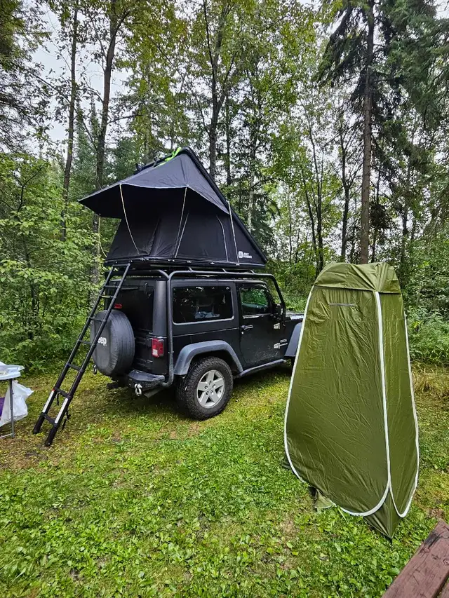 Hardshell Rooftop Tent