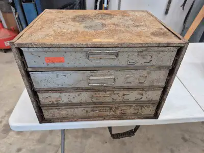 4 drawers W/contents