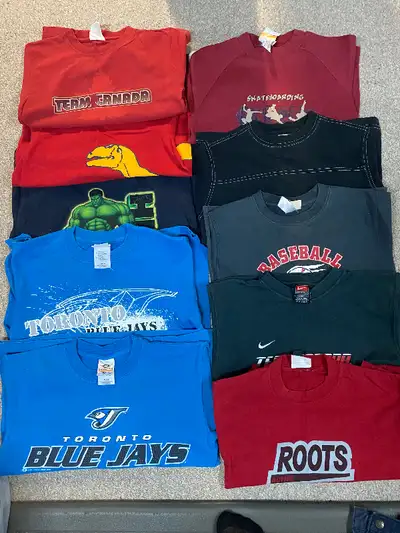 Boys size 6 and size 6X clothing still in great condition. Lot includes 10 short sleeve shirts, 3 no...