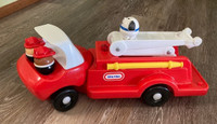 LITTLE TIKES vintage red fire truck w/ext ladder and 4 toddle to