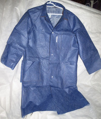 Disposable Lab Coat, 3 Pockets, Snap front - NEW $30 Case of 15
