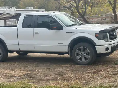 365Hp 420lb-ft torque. Factory trailer brake controls. 4X4. Leather, heated front seats, Sony sound...