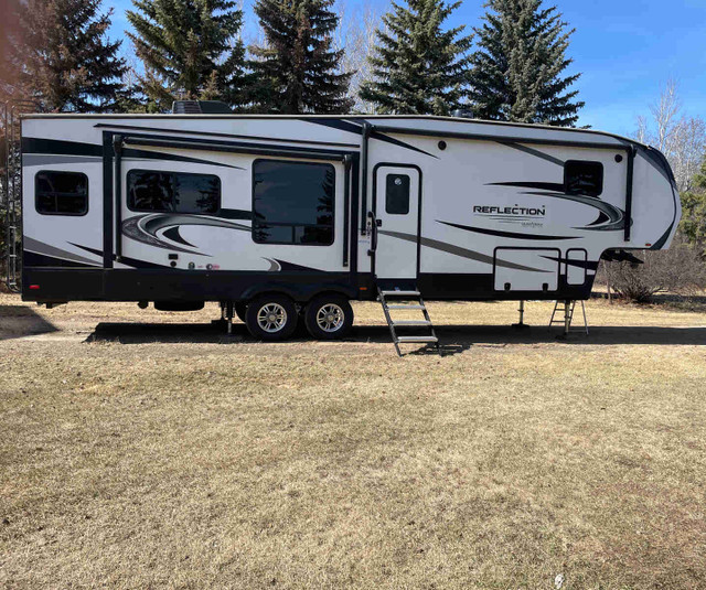 2022 Reflection 337 RLS in Travel Trailers & Campers in Lloydminster