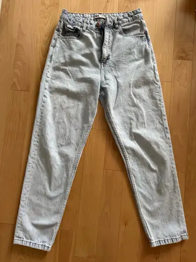 Great condition! Size: 6 USA Pickup available in Ville Saint Laurent, Downtown or Pointe-Claire