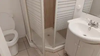 BASEMENT APARTMENT IN MISSISSAUGA HEARTLAND