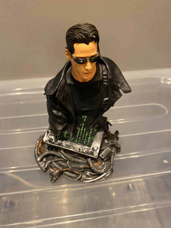 KEANU REEVES The Matrix NEO Figurine Statue $40.00 in Arts & Collectibles in Mississauga / Peel Region