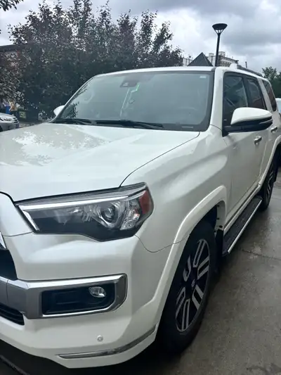 Very good condition .. active title never been in any accident or hail damage, this is limited , ful...
