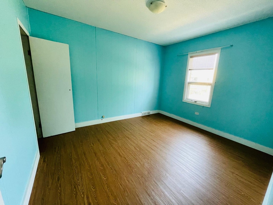 Spacious 3-Bedroom Main Floor Suite for Rent – North Shore, Kaml 5
