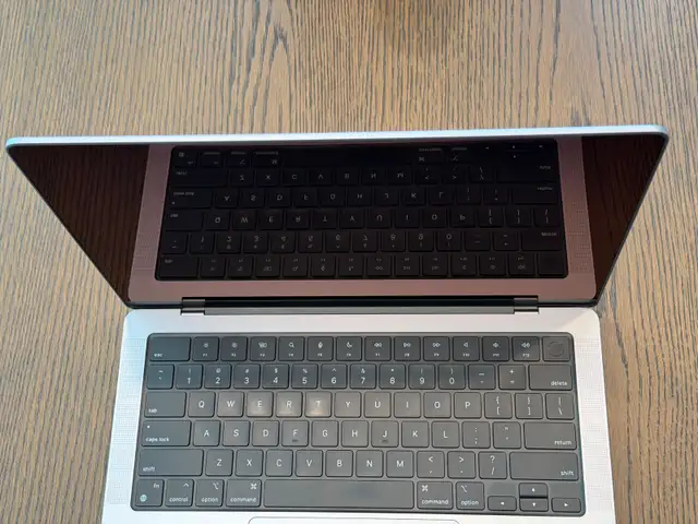 MacBook Pro 14-inch – M1 Pro – 16GB RAM – 512GB SSD – Like New in Laptops in City of Montréal - Image 8