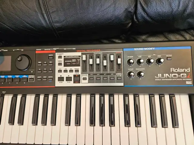 Pending_ROLAND JUNO-Gi - Keyboard synthesizer, digital recorder in Pianos & Keyboards in Calgary - Image 5