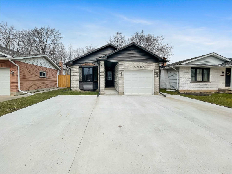 Newly Renovated 3 Bedroom House for RENT in Niagara Falls Long Term