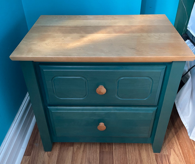 Bedroom Set in Dressers & Wardrobes in Oshawa / Durham Region - Image 4