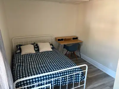 room for rent/ chambre a louer