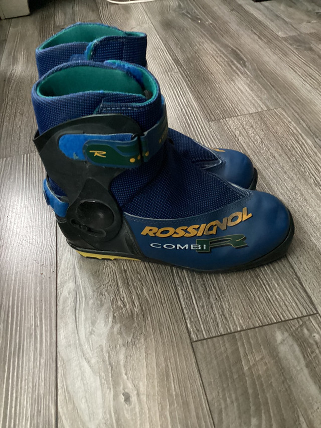 Paire de bottes de ski de fond Rossignol Combi  dans Ski  à Trois-Rivières