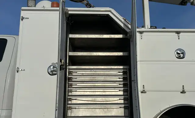 2018 FORD 550 XL Mechanic truck. in Heavy Trucks in Calgary - Image 7