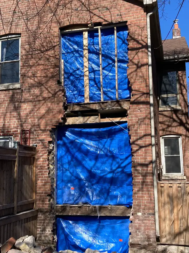 Bricks blocks concrete mansory foundatio in Brick, Masonry & Concrete in City of Toronto - Image 5